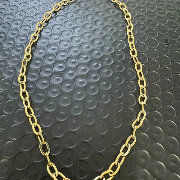 Elegant Gold Chain Necklace - Picture 6 of 6